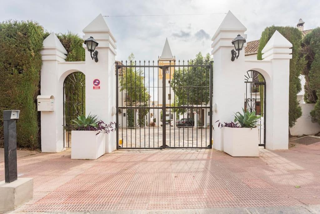 Stylish Spanish 3 Bd Townhouse On The Golden Mile Marbella Exterior photo