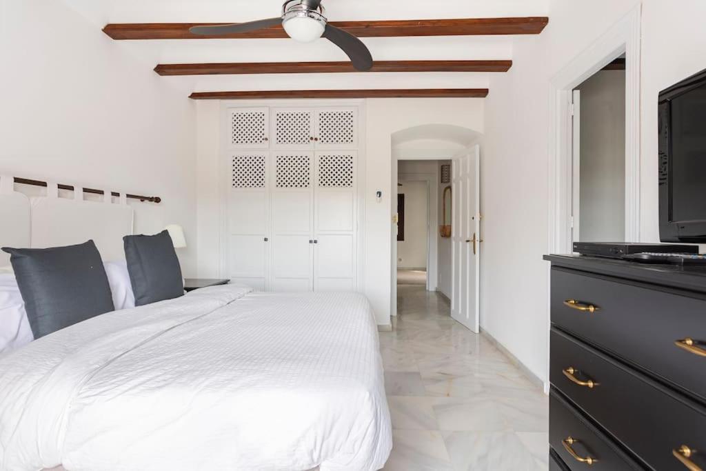 Stylish Spanish 3 Bd Townhouse On The Golden Mile Marbella Exterior photo